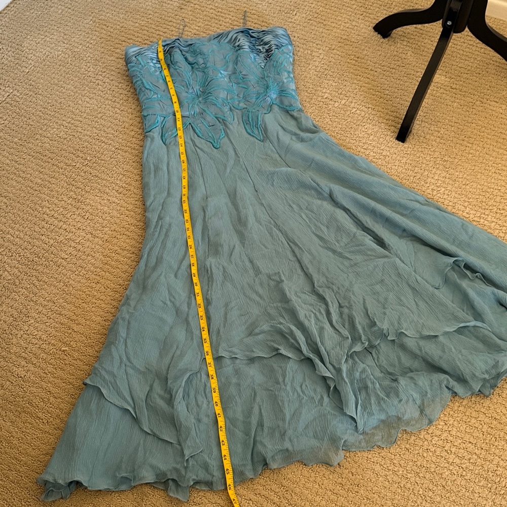 Carlos Miele Strapless Dusty Blue Floral-Appliqué Evening Dress - Picture 12 of 12